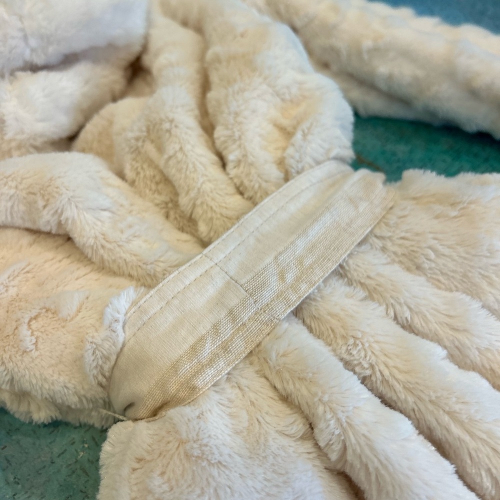 SOFT Blanket Robe - Picture 6 of 13